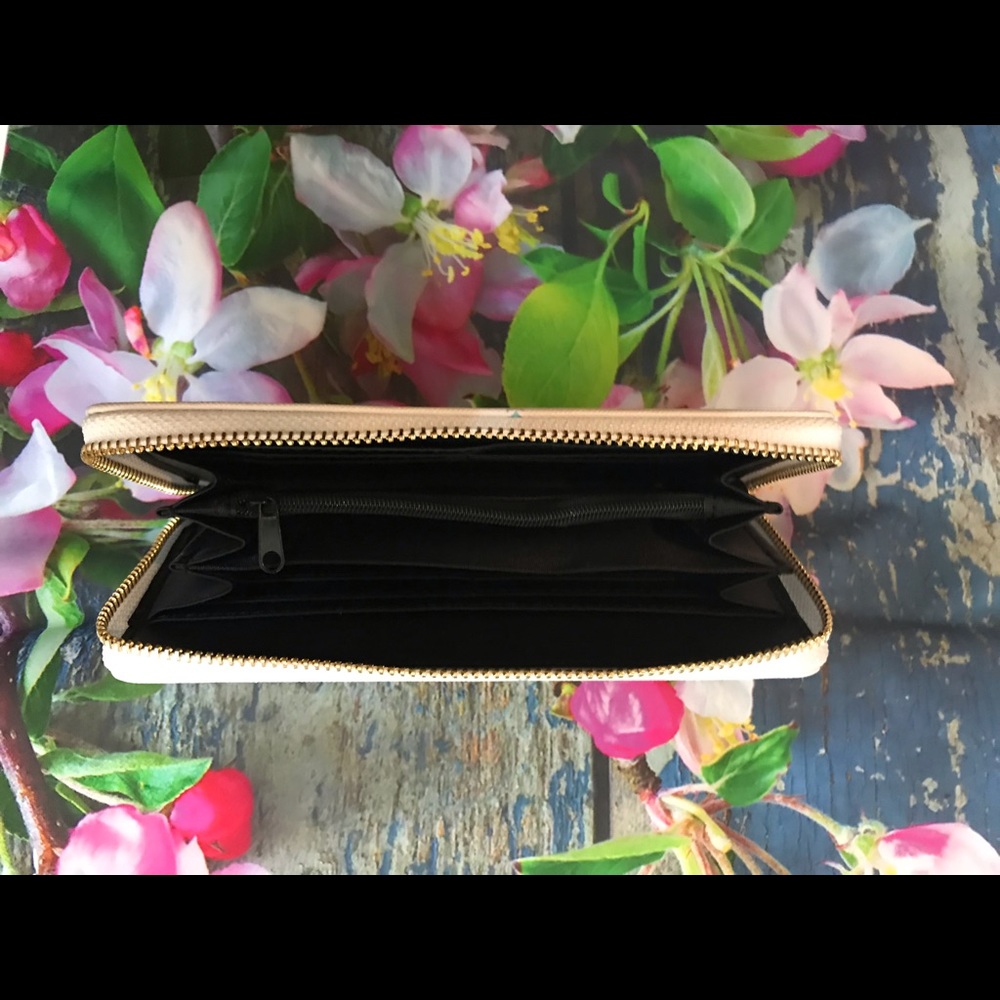 New Feather Design Wallet - Picture 5 of 9